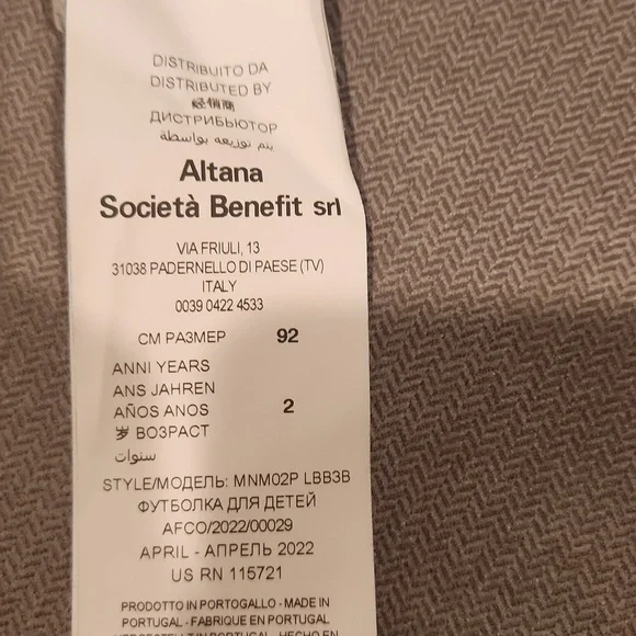 Moschino - Picture 3 of 3